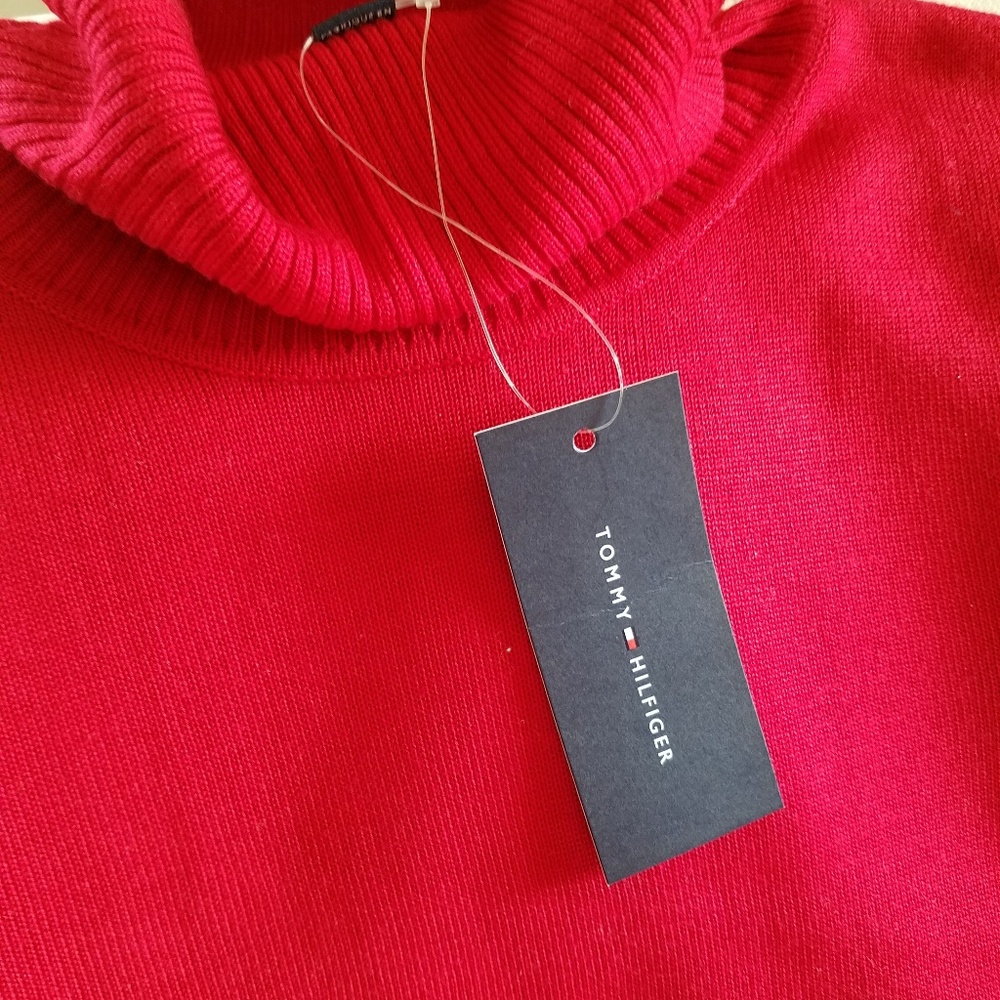 NEW 💯 Tommy Hilfiger Turtleneck Red/Black/White - Picture 5 of 12